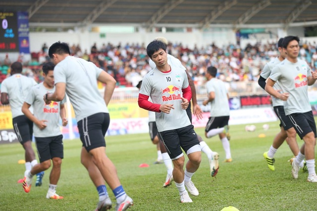 HA Gia Lai 1-0 Hà Nội: Siêu phẩm sút xa của Xuân Trường - 14