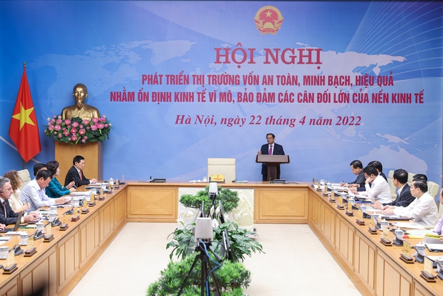 Thủ tướng: Xử lý nghiêm các sai phạm để bảo vệ các nhà đầu tư, doanh nghiệp chân chính