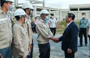 Thủ tướng Phạm Minh Chính thị sát công trường xây dựng Nhà máy Nhiệt điện Long Phú 1