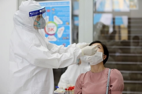 Hỗ trợ người dân, doanh nghiệp vượt qua đại dịch Covid-19 từ chính sách tài khóa