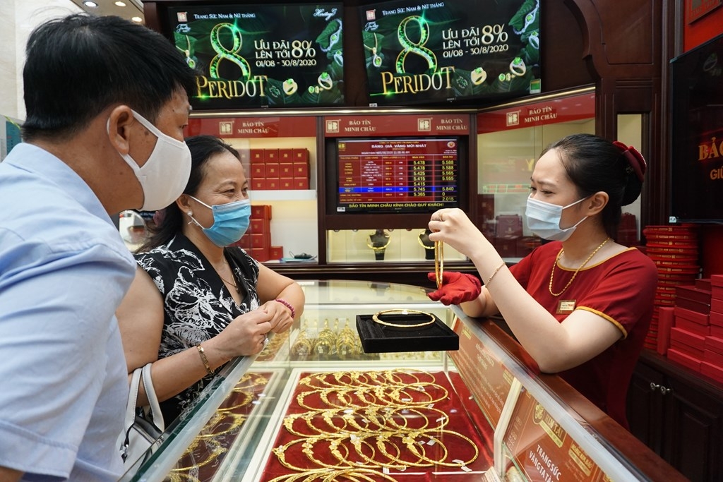 Giá vàng hôm nay 3/5/2022: USD và trái phiếu Mỹ hút mạnh dòng tiền, giá vàng lao dốc, xuống đáy 2 tháng