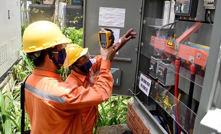 Công suất tiêu thụ điện lại ghi nhận mức cao kỷ lục mới