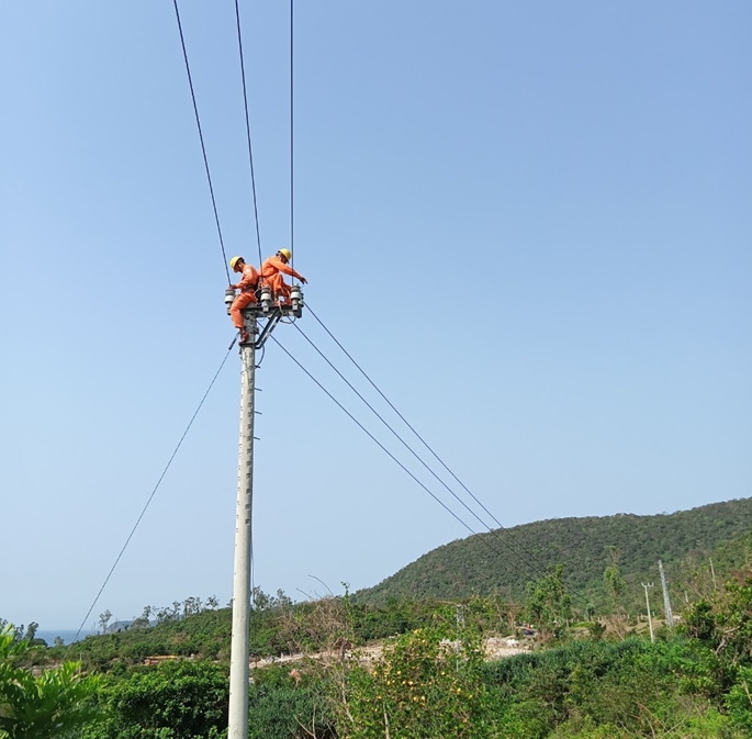 Những người giữ điện cho đảo