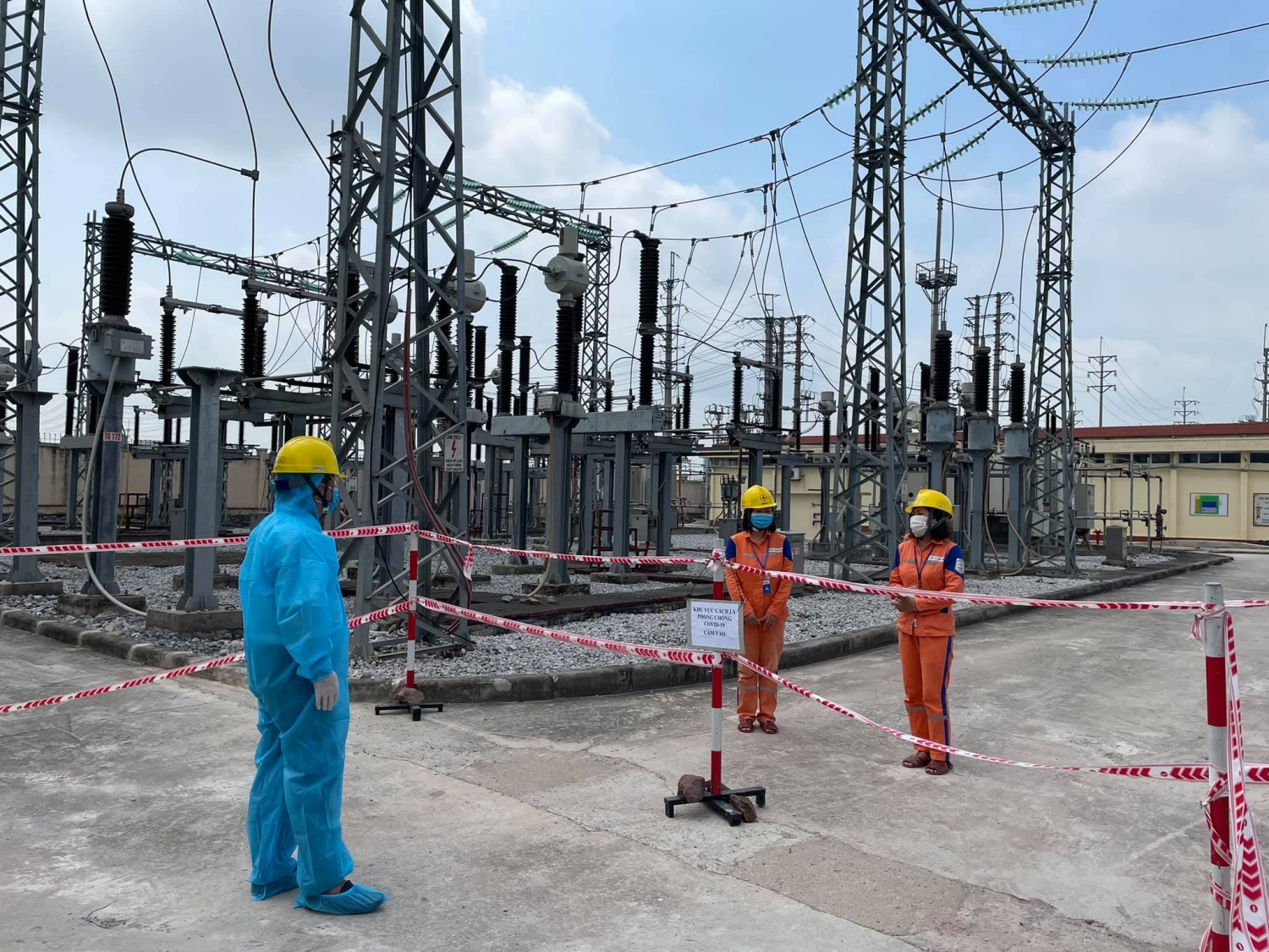 EVN ủng hộ 400 tỷ đồng cho Quỹ vắc-xin phòng, chống Covid-19