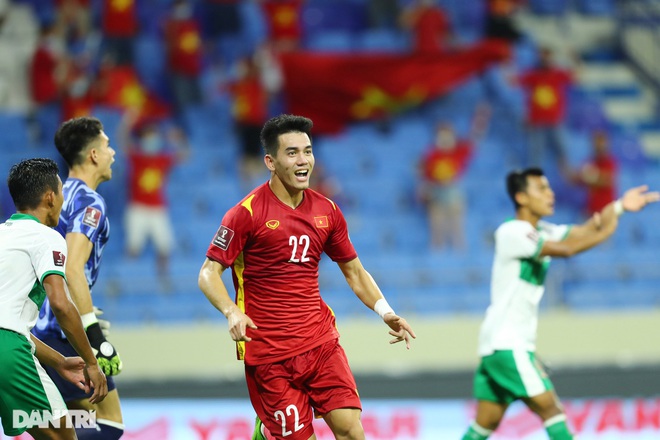 Việt Nam 4-0 Indonesia: Duyên ngầm của Công Phượng - 7