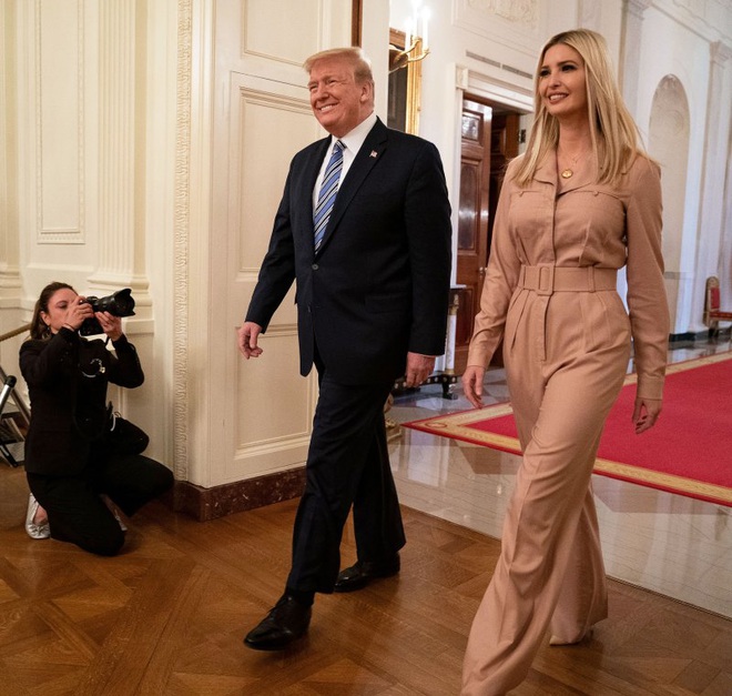 Phong thái và gu thời trang đẳng cấp của Ivanka Trump - 4