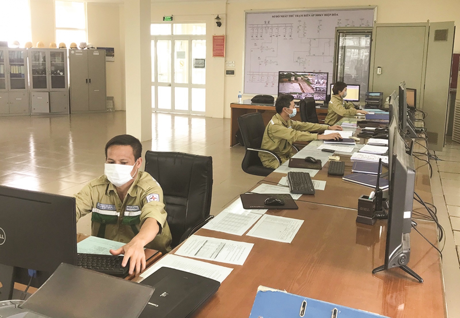 Nắng nóng, EVN gặp áp lực gì trong vận hành hệ thống điện?