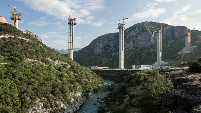 Nợ Trung Quốc với số tiền lớn, Montenegro được châu Âu cứu - 2