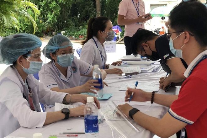 Được tiêm vắc xin thời điểm này chính là món quà sức khỏe ý nghĩa - 9