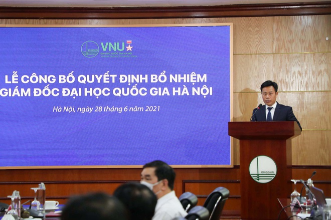Phó Thủ tướng Vũ Đức Đam trao quyết định bổ nhiệm tân Giám đốc ĐHQGHN - 2