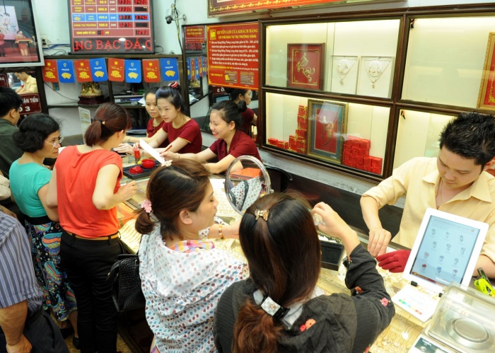 bien-dong-chinh-tri-o-tho-nhi-ky-keo-gia-vang-sjc-tang-250000-dongluong