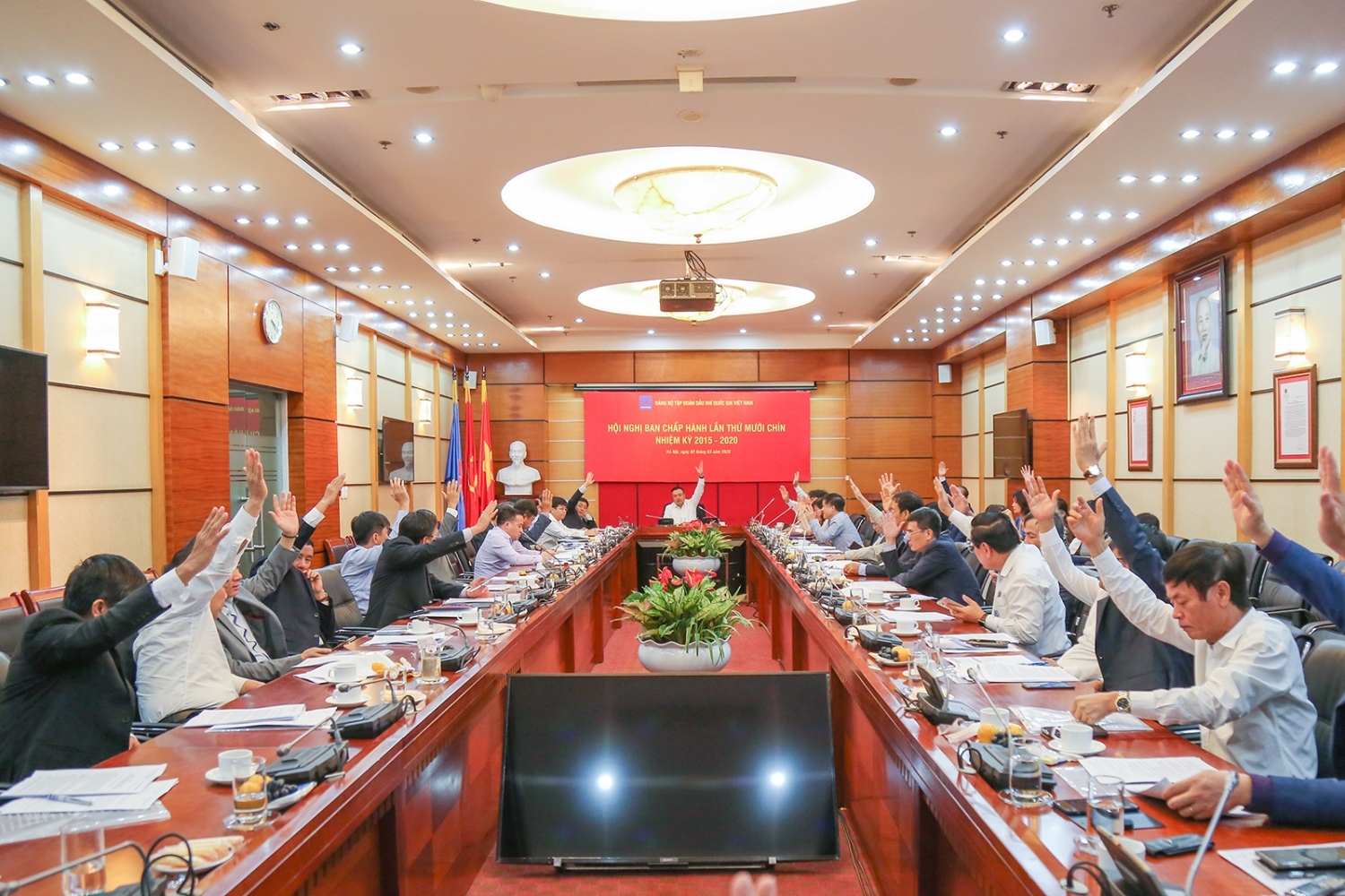 cai to lam moi con thuyen dau khi