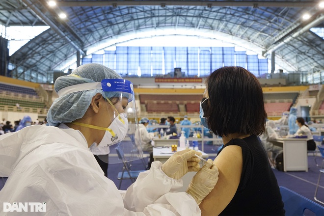 TPHCM: Hàng quán không bán mang về, vé số ngừng hoạt động 15 ngày - 3