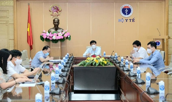 Bộ trưởng Y tế: Không để hệ thống y tế quá tải - 1