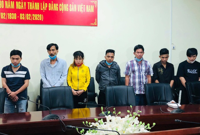 Đánh sập đường dây chuyên làm giả giấy tờ quy mô “khủng” ở phía Nam Đánh sập đường dây chuyên làm giả giấy tờ quy mô “khủng” ở phía Nam