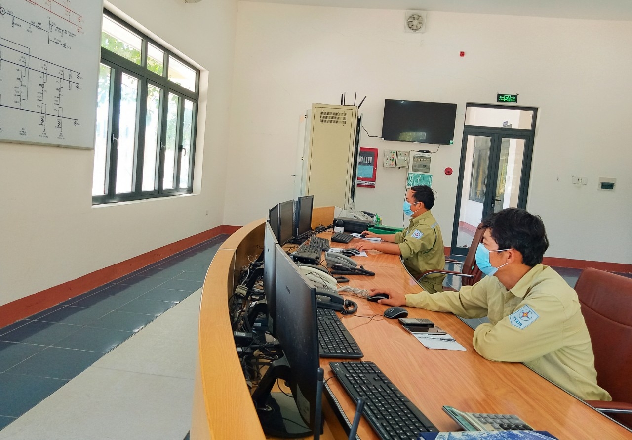 Dịch COVID-19 diễn biến phức tạp, làm thế nào để giữ vững an ninh truyền tải điện?