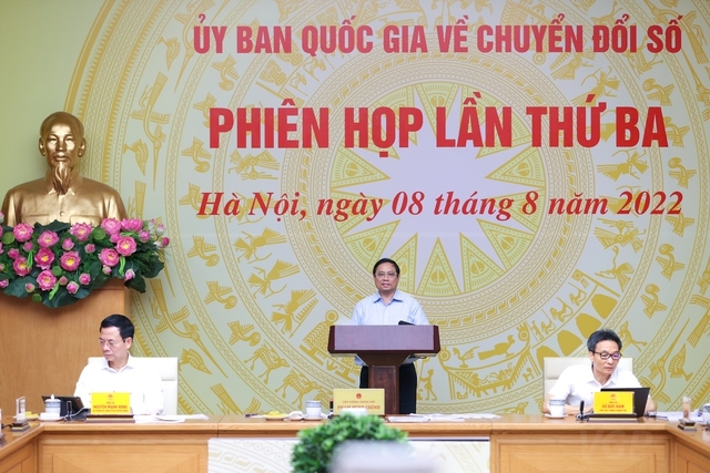 Người dân, doanh nghiệp là trung tâm, là chủ thể và là mục tiêu, động lực chuyển đổi số