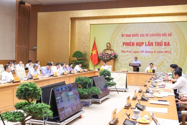 Người dân, doanh nghiệp là trung tâm, là chủ thể và là mục tiêu, động lực chuyển đổi số