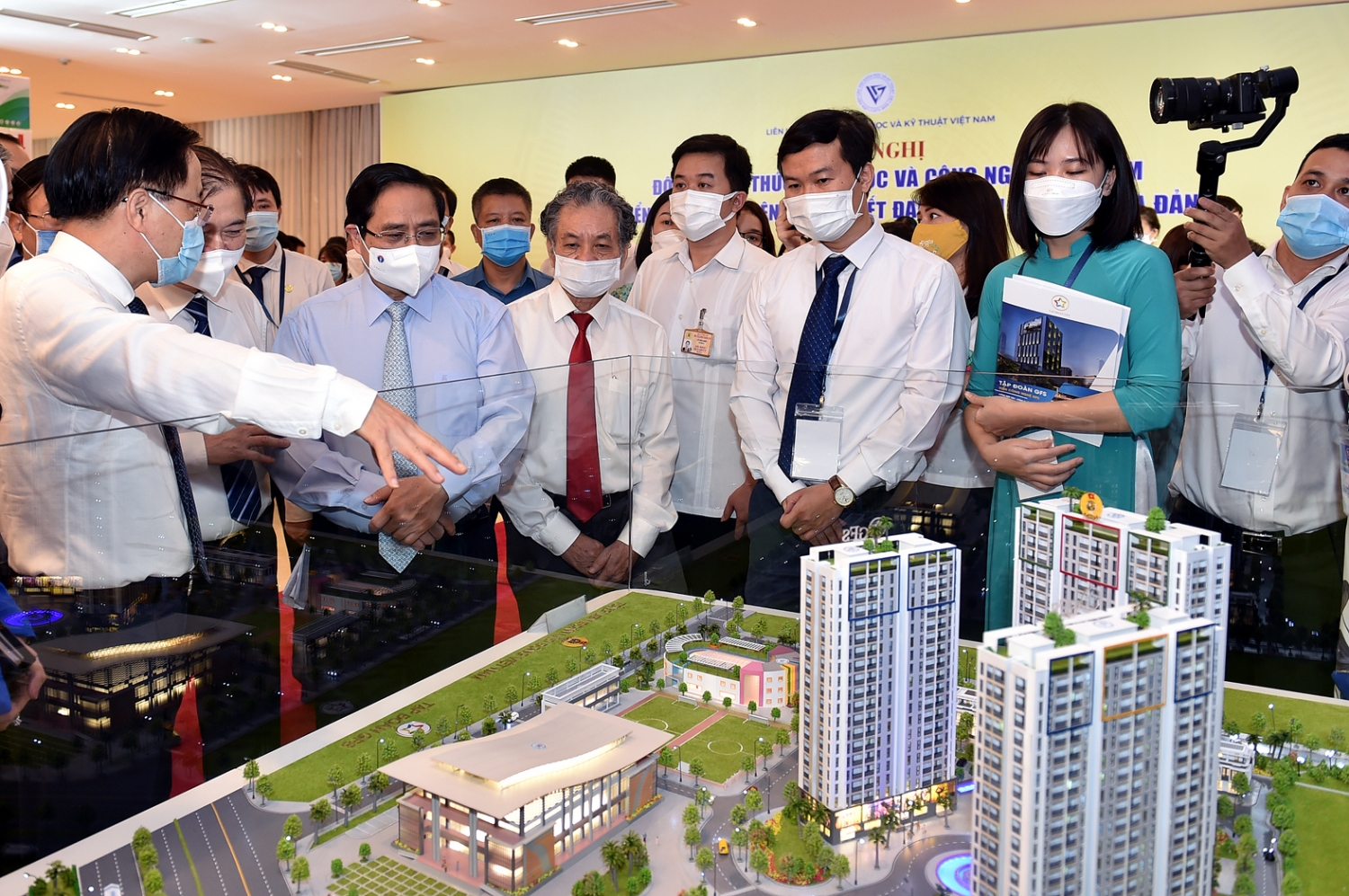 Khoa học đã thay đổi mọi mặt của đời sống kinh tế - xã hội, nếu không đổi mới, chúng ta sẽ ở lại phía sau