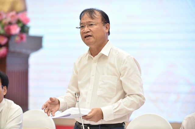 Vì sao giá dầu cao hơn giá xăng?