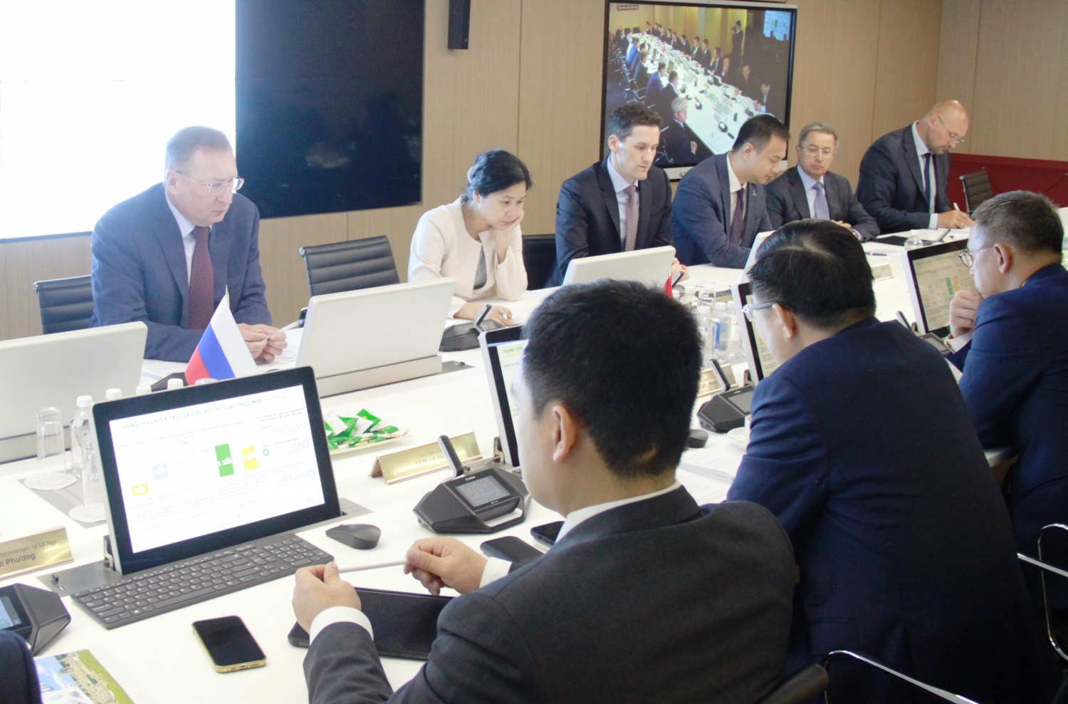 Tổng Giám đốc Petrovietnam tham dự Lễ kỷ niệm 55 năm ngày thành lập và làm việc với Công ty dầu khí Zarubezhneft