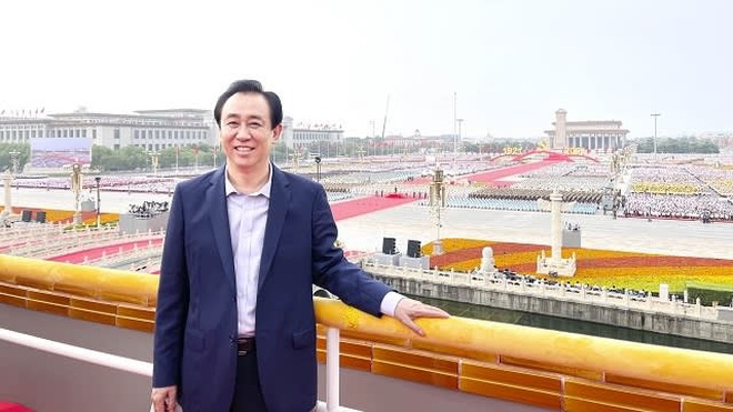 Sau bom nợ 300 tỷ USD, ông chủ Evergrande mất hết bạn bè? - 1