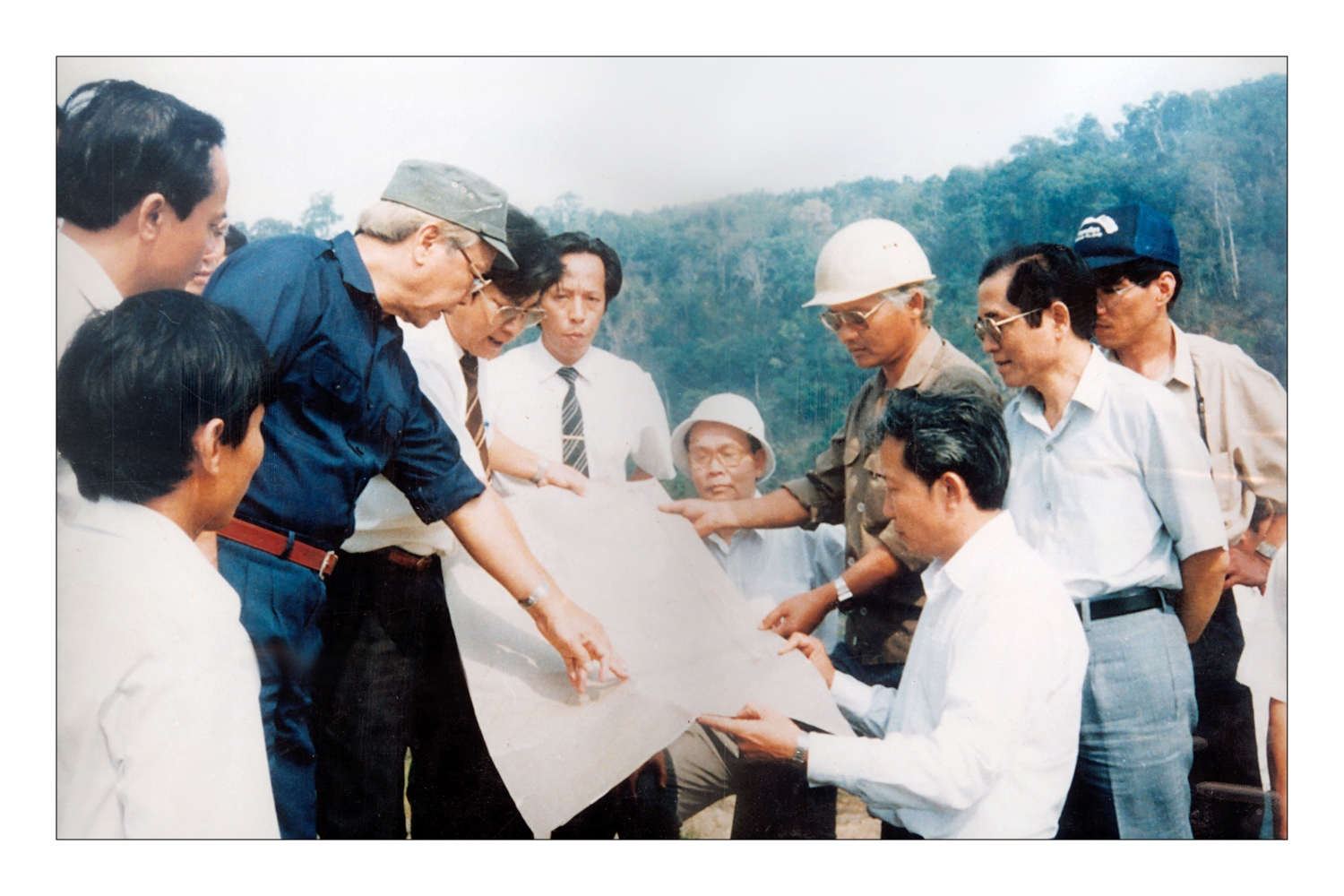 EVNCPC: 47 năm “Thắp sáng niềm tin” EVNCPC: 47 năm “Thắp sáng niềm tin”