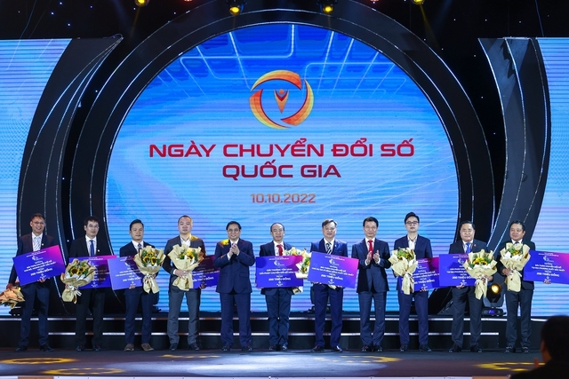 Thủ tướng: Chuyển đổi số là xu thế tất yếu, khách quan đang diễn ra rất mạnh mẽ, sâu rộng