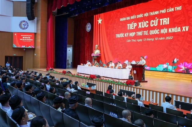 Thủ tướng: Đề xuất nâng lương cơ sở thêm 20,8%; phản ứng linh hoạt hơn trong điều hành xăng dầu
