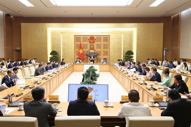 Thủ tướng đề nghị các ngân hàng thương mại tuân thủ pháp luật, tăng cường năng lực quản trị