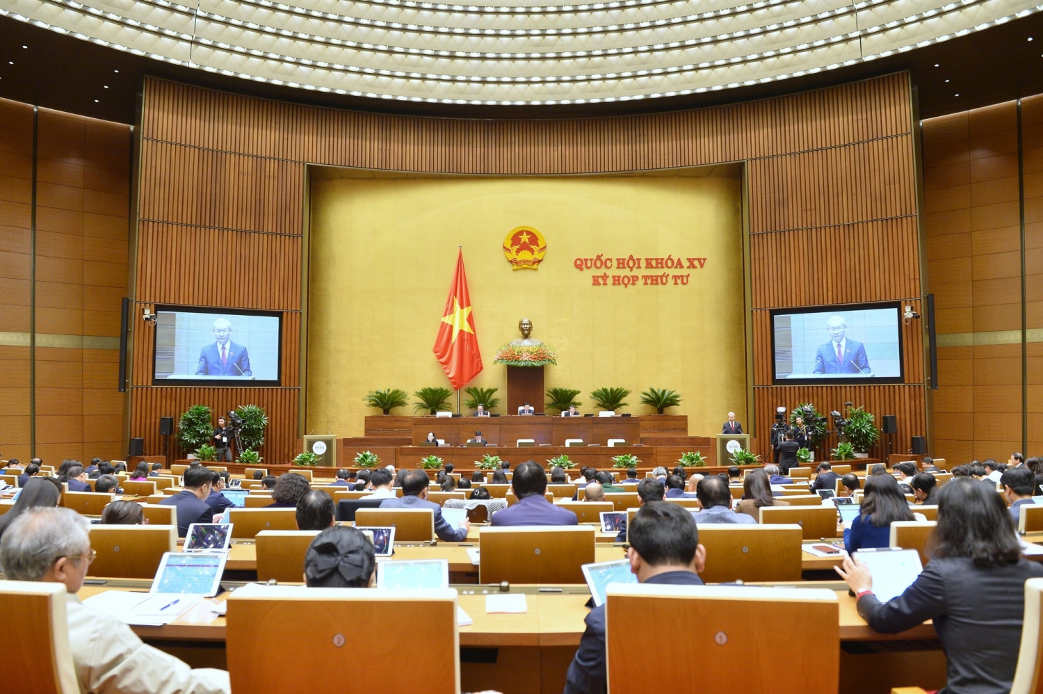 Ủy ban Tài chính Ngân sách nhất trí tăng lương cơ sở