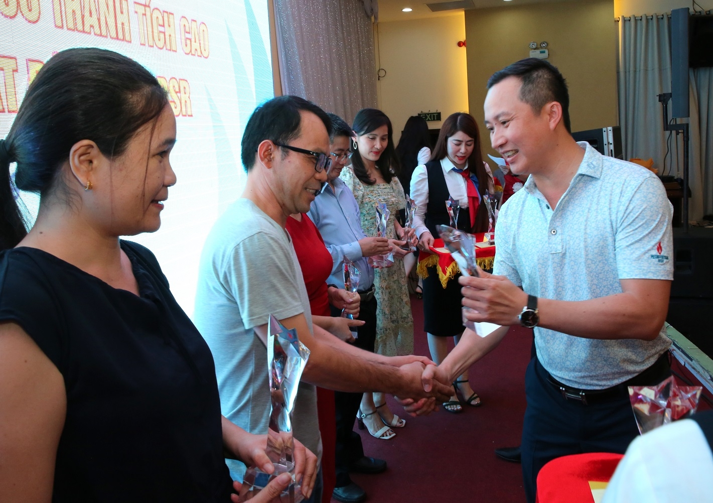 Tôn vinh các tập thể, cá nhân có thành tích xuất sắc trong chuỗi các hoạt động góp phần xây dựng văn hóa BSR