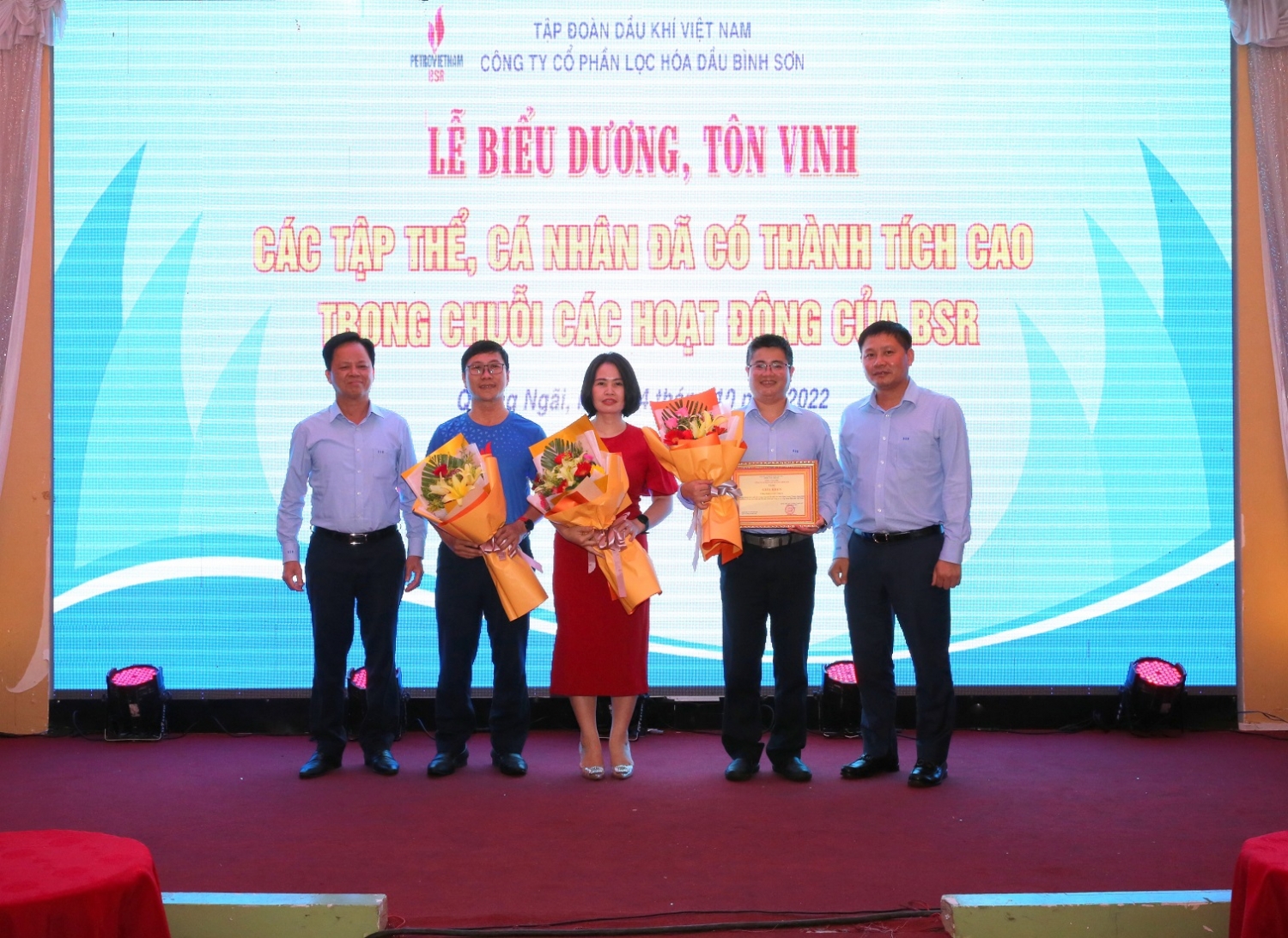 Tôn vinh các tập thể, cá nhân có thành tích xuất sắc trong chuỗi các hoạt động góp phần xây dựng văn hóa BSR