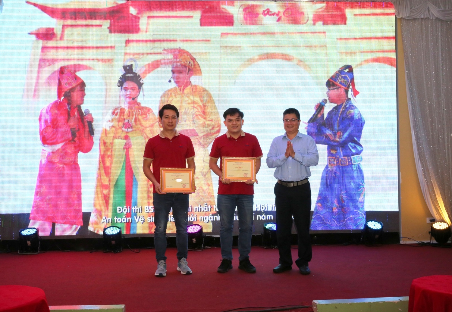 Tôn vinh các tập thể, cá nhân có thành tích xuất sắc trong chuỗi các hoạt động góp phần xây dựng văn hóa BSR