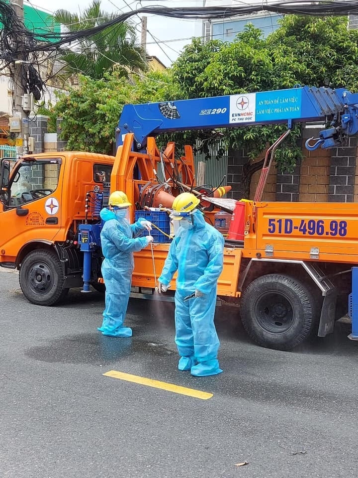 Dịch vụ điện giữa đại dịch COVID-19: Giãn cách – không gián đoạn