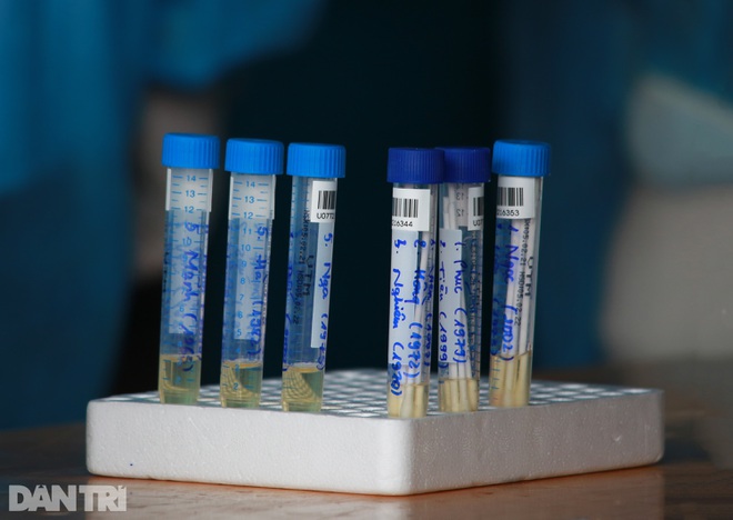 Triệu chứng của biến chủng Omicron có gì khác biến thể Delta? - 2