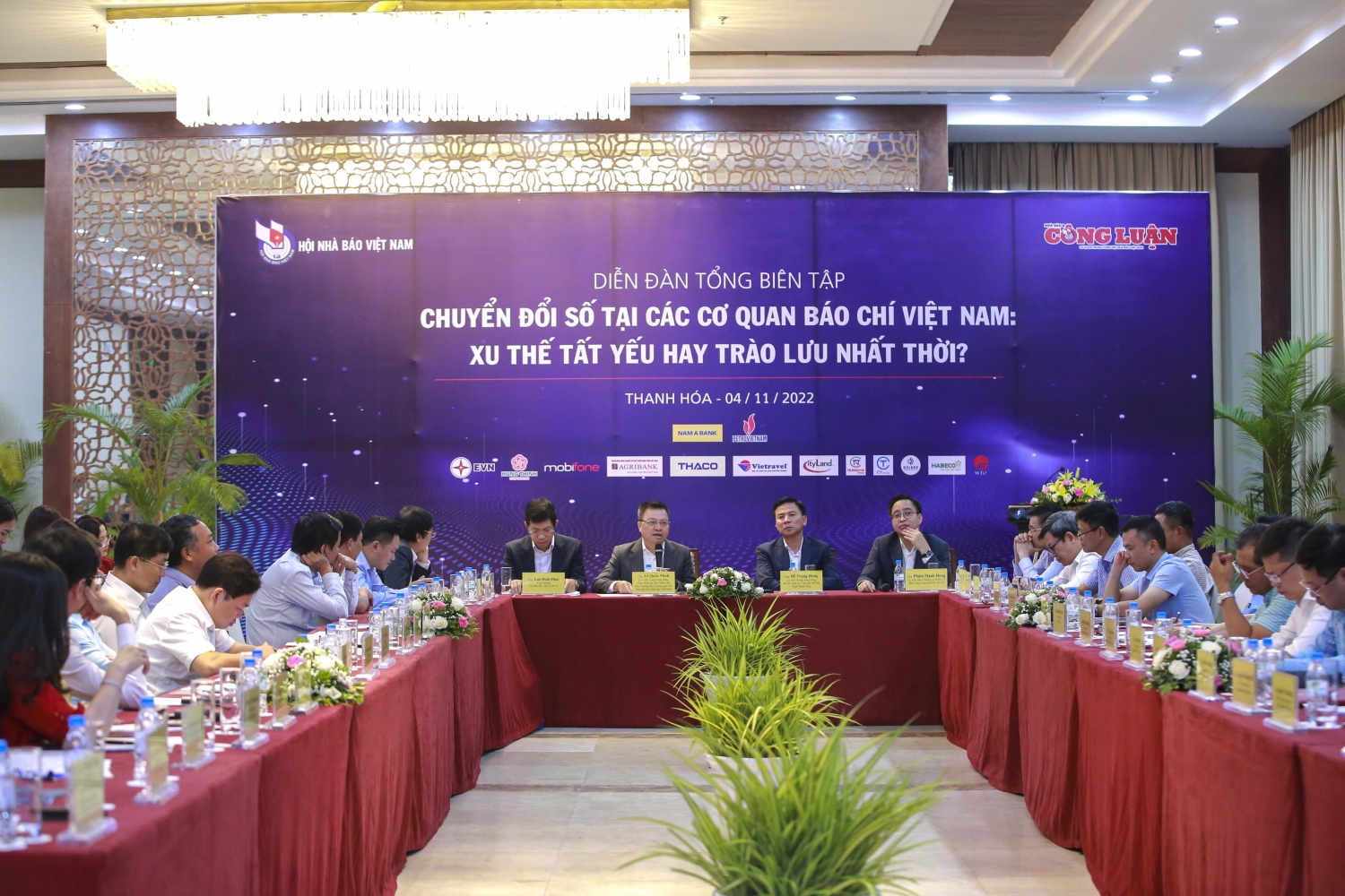 Chuyển đổi số là tất yếu, không chuyển đổi số là chết