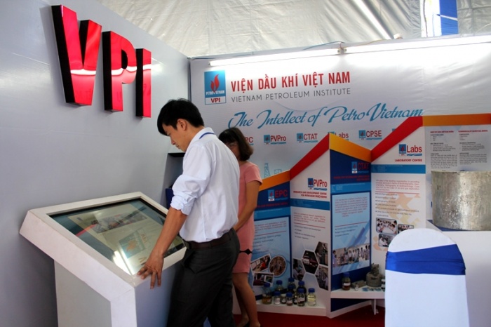 chum anh trien lam 35 nam thanh tuu va san pham khoa hoc cong nghe vietsovpetro