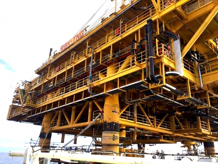 Vietsovpetro lắp đặt thành công Topside giàn khai thác BK - Thiên Ưng vietsovpetro lap dat thanh cong topside gian khai thac bk thien ung