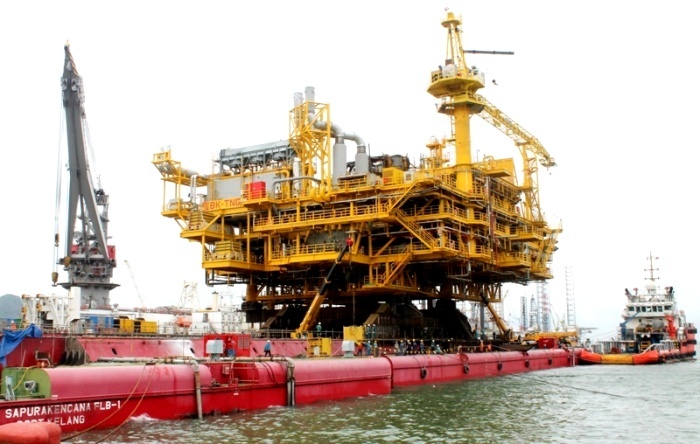 Vietsovpetro lắp đặt thành công Topside giàn khai thác BK - Thiên Ưng vietsovpetro lap dat thanh cong topside gian khai thac bk thien ung