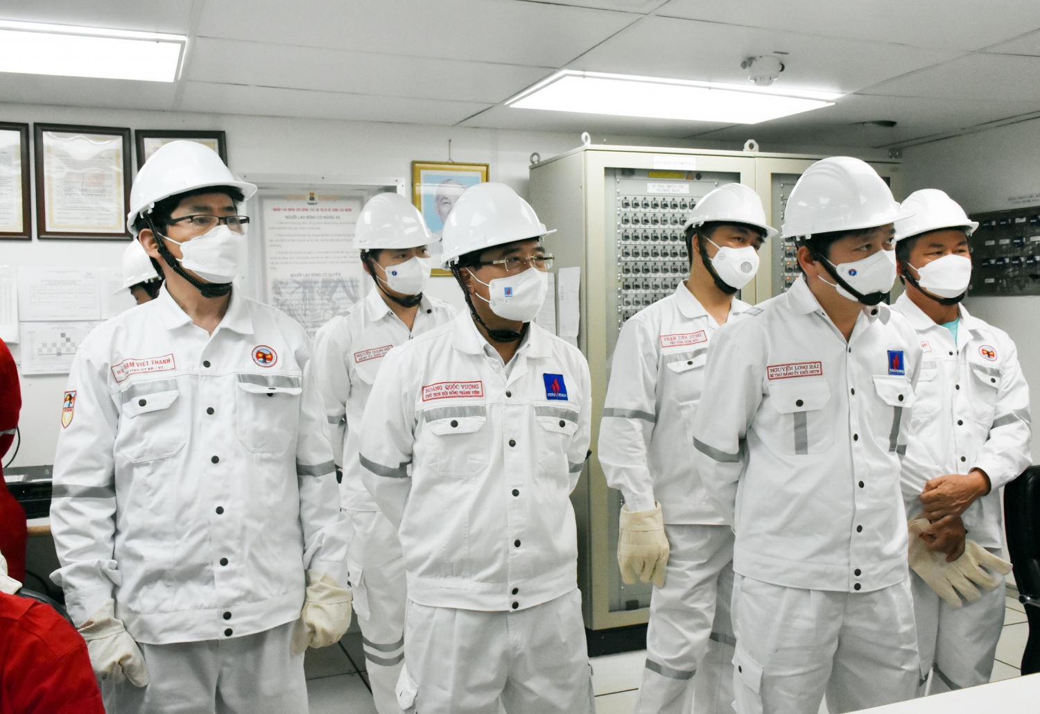 Lãnh đạo Đảng ủy Khối DNTW, tỉnh Bà Rịa - Vũng Tàu và Petrovietnam thăm và làm việc tại giàn CNTT 3