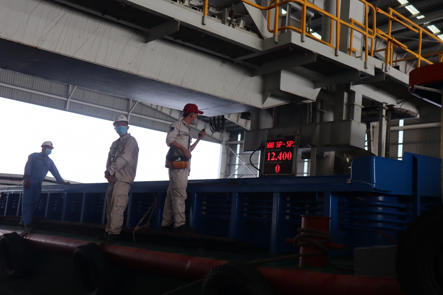 Phân bón Cà Mau nhộn nhịp không khí bán hàng đầu năm
