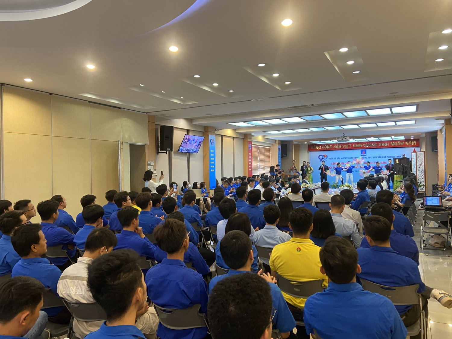 {LIVE} Đối thoại trực tuyến giữa Tổng Giám đốc Petrovietnam với đoàn viên, thanh niên Dầu khí trên cả nước