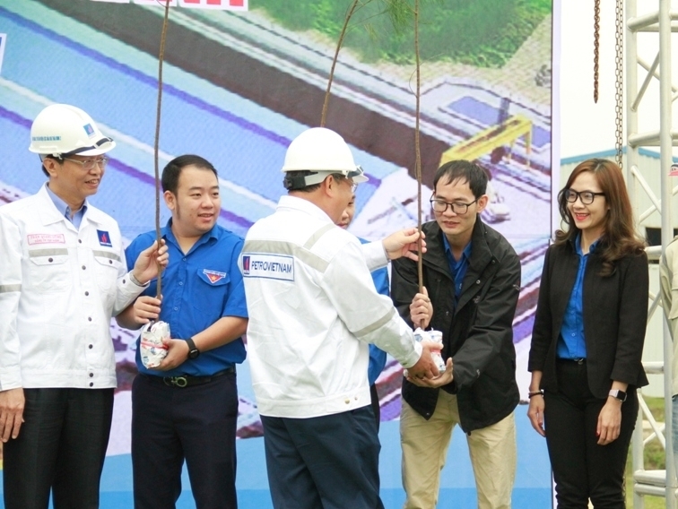 Petrovietnam hưởng ứng chương trình trồng 1 tỉ cây xanh