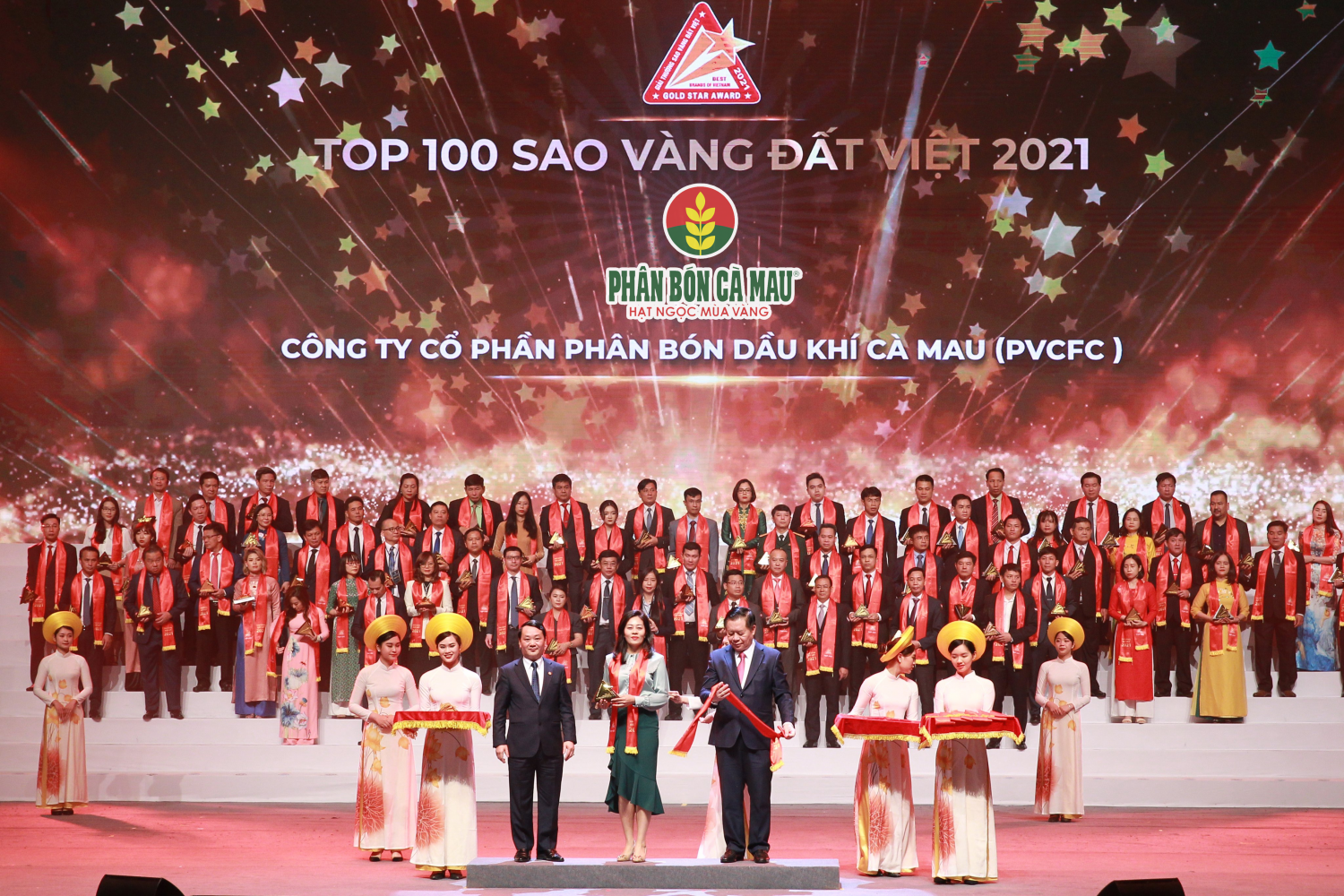 PTSC và PVCFC nhận giải thưởng Sao Vàng đất Việt 2021