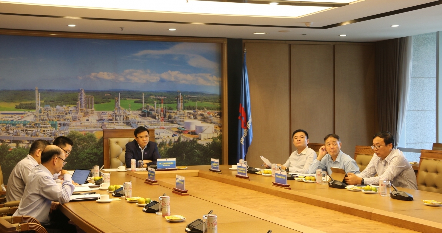 Tổng Giám đốc Petrovietnam Lê Mạnh Hùng giao ban trực tuyến với Tổng Giám đốc Zarubezhneft