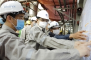 Tổng Giám đốc Petrovietnam Lê Mạnh Hùng kiểm tra công tác BDTT Nhà máy Đạm Phú Mỹ và làm việc với PVFCCo