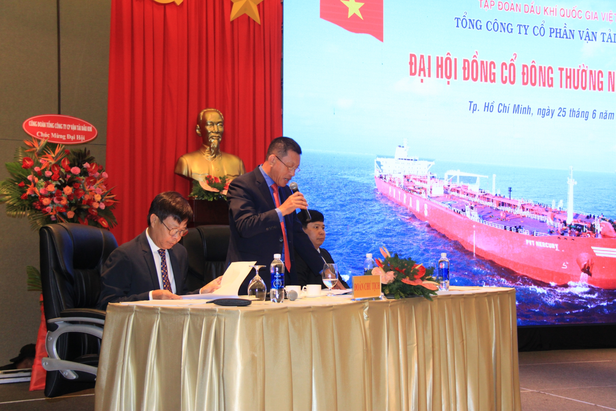 pvtrans du kien tang von dieu le len gan 3237 ty dong