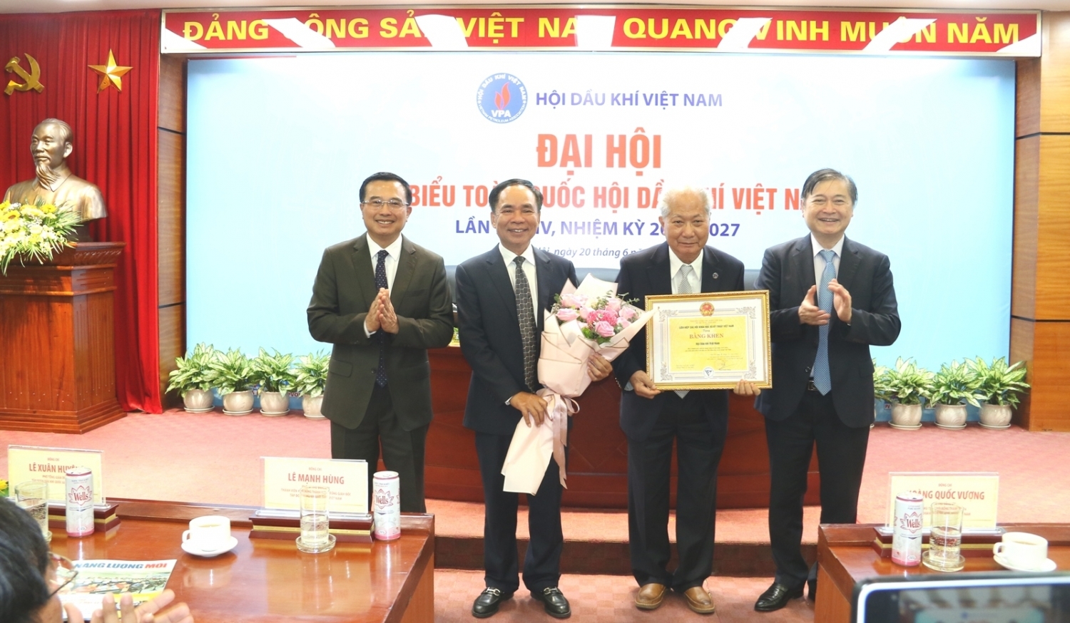 Quyết định công nhận bộ máy tổ chức và lãnh đạo Hội DKVN khóa IV, nhiệm kỳ 2022-2027