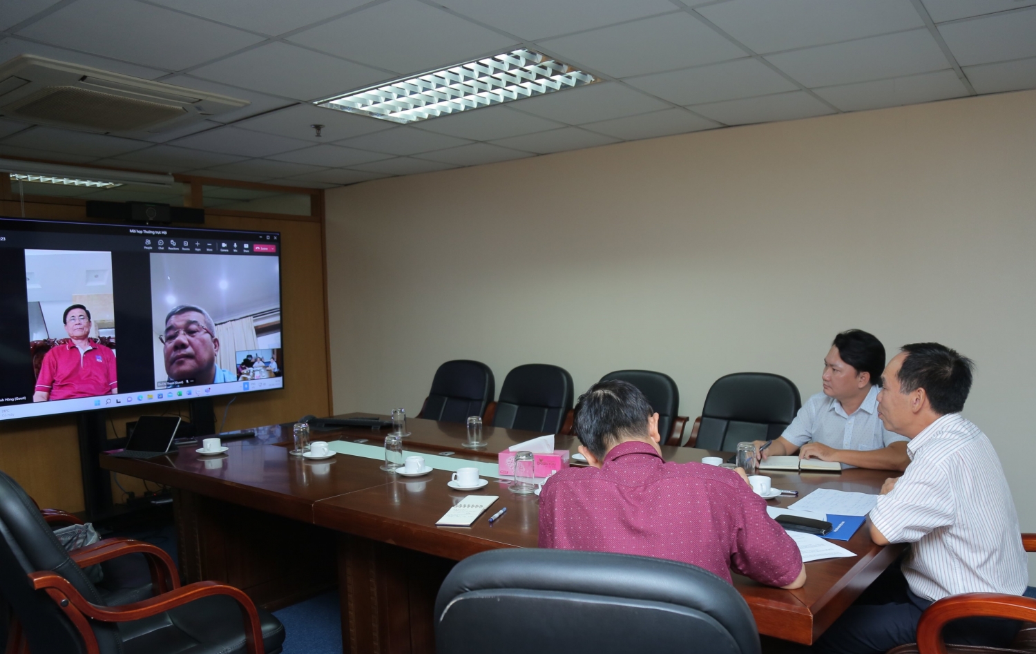 Thường trực Hội Dầu khí Việt Nam họp triển khai công tác Quý IV/2022